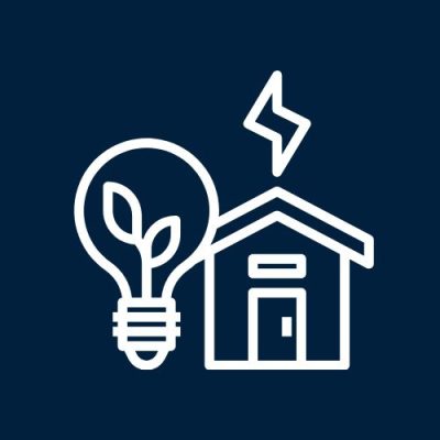 Modernes Fertighaus mit großen Fenstern und zeitgemäßer Architektur von BAUTENT